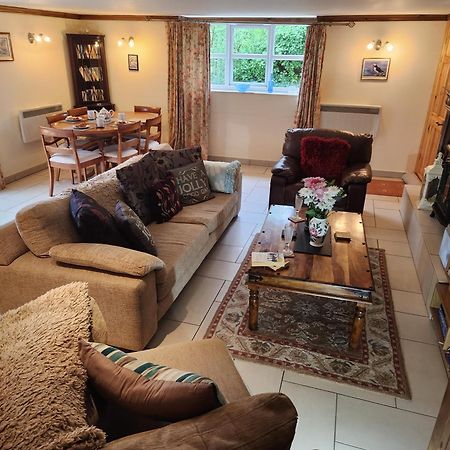 קרנארפון The Old School Caeathro, Snowdon, Eryri And Yr Wydffa Cottages מראה חיצוני תמונה