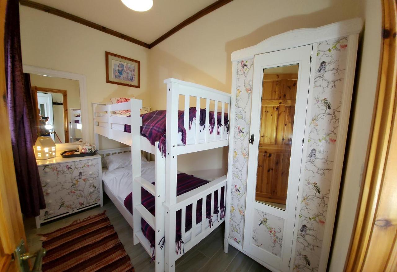 קרנארפון The Old School Caeathro, Snowdon, Eryri And Yr Wydffa Cottages מראה חיצוני תמונה