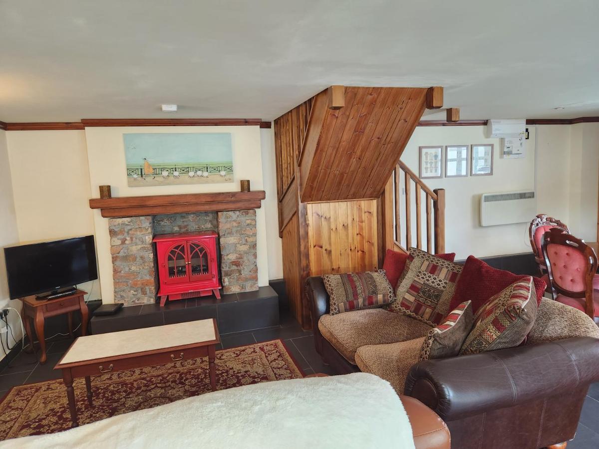 קרנארפון The Old School Caeathro, Snowdon, Eryri And Yr Wydffa Cottages מראה חיצוני תמונה