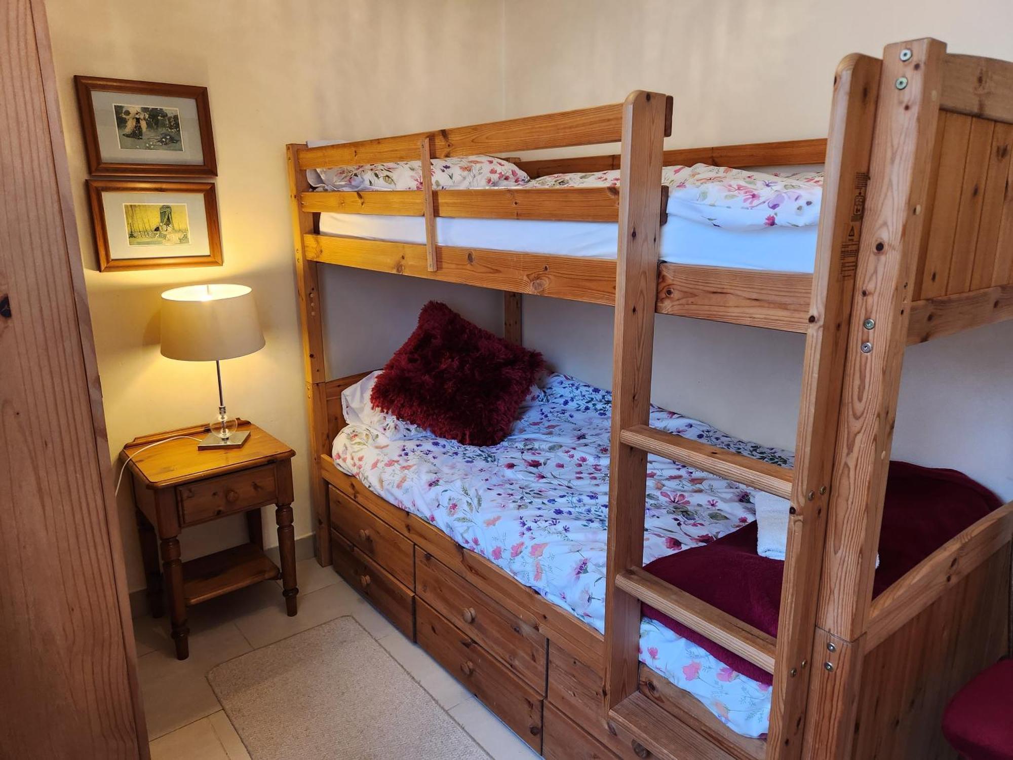 קרנארפון The Old School Caeathro, Snowdon, Eryri And Yr Wydffa Cottages מראה חיצוני תמונה